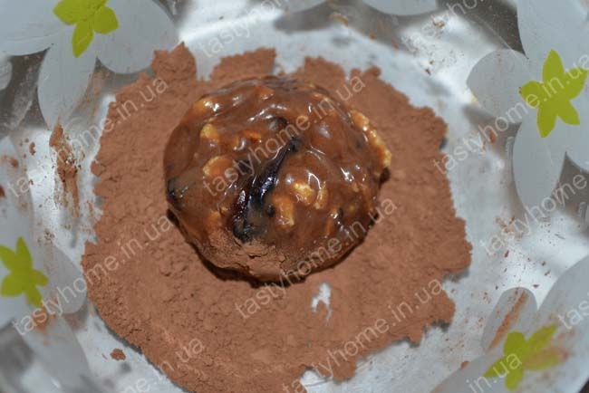 Конфеты из молочной смеси с черносливом