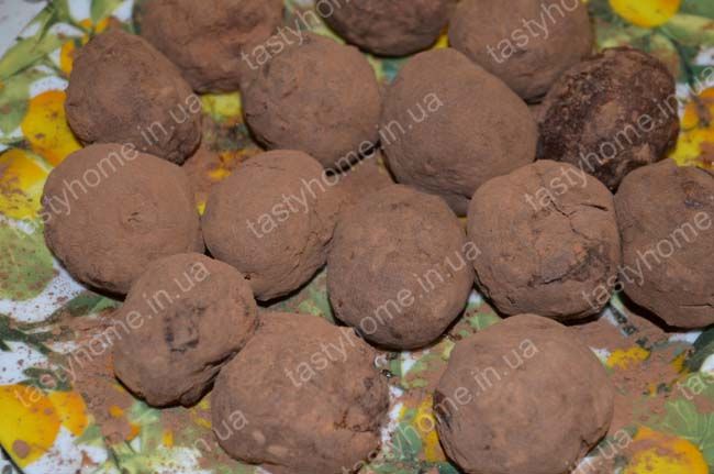 Конфеты из молочной смеси с черносливом