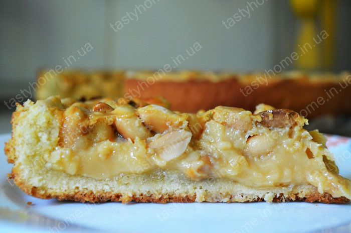 Орехово-карамельный пирог со сгущёнкой