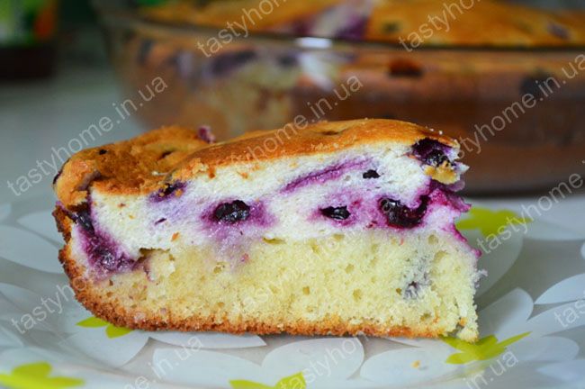 Пирог с черникой и творогом