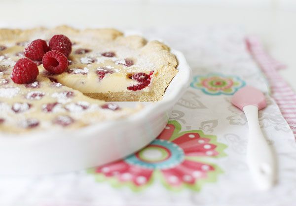 Пирог с малиной и шоколадом