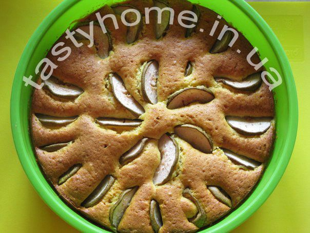 Пирог с грушами и творогом