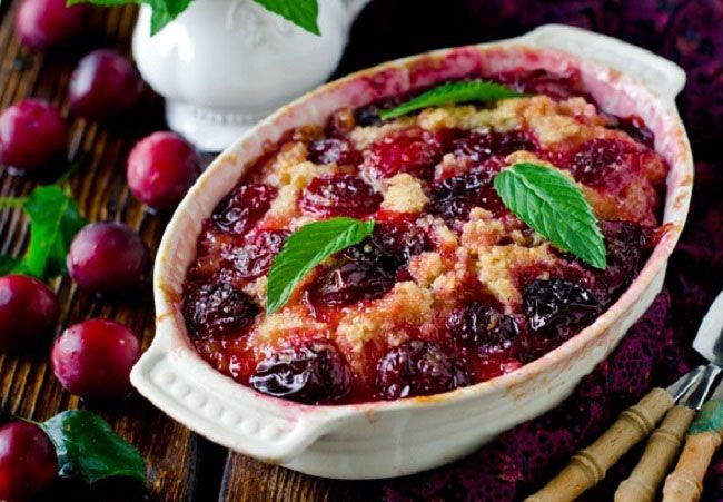 Сливовый пирог с карамелью.