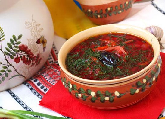 Борщ с черносливом и курицей