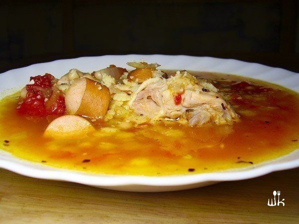 Фасолевый суп с сосисками