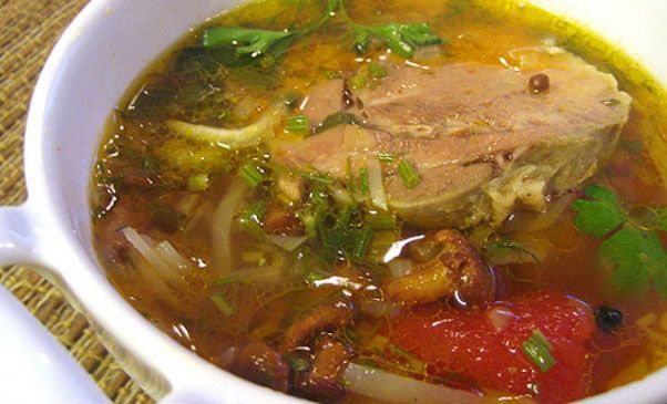 Щи с грибами и свежей капустой
