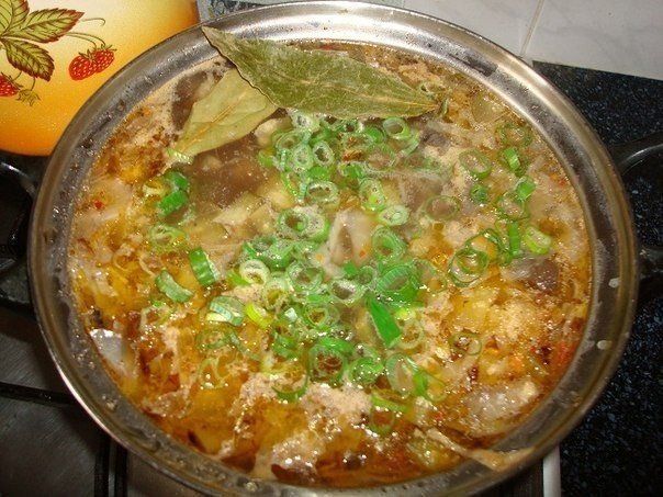 Грибная солянка с капустой.