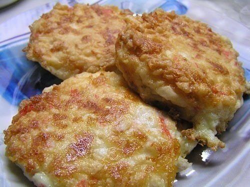 Котлеты из крабовых палочек с сыром