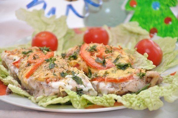 Рыба с сыром и помидорами 