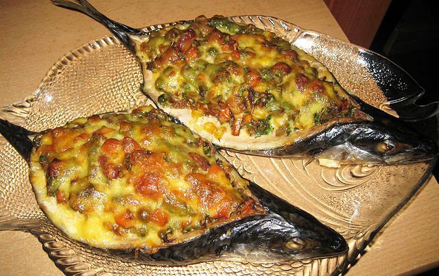 Скумбрия запечённая с овощами