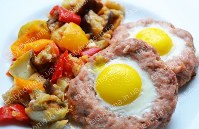 Шницель с яйцом в духовке