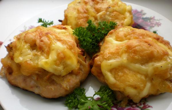 Стожки из фарша в духовке