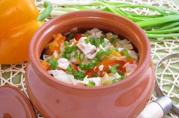   Картофель с курицей в горшочках
