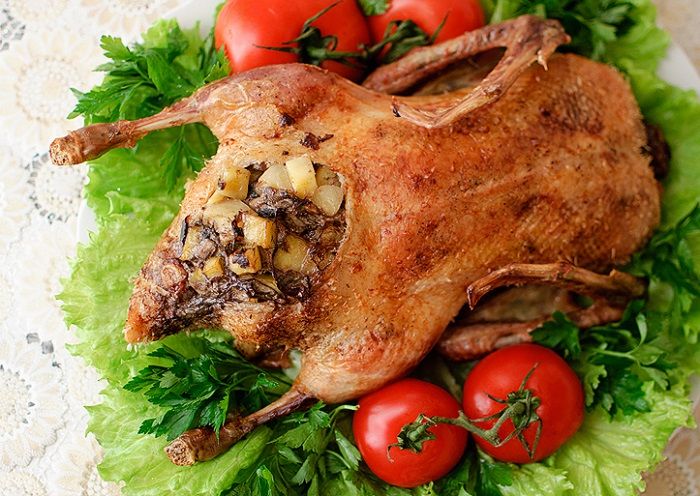 Утка фаршированная грибами