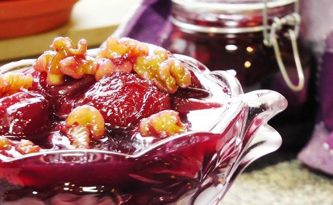 Варенье из слив с грецкими орехами