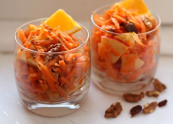 Салат с апельсином, яблоком и морковью