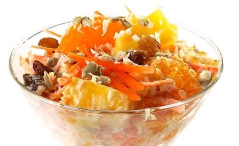 Салат из моркови, апельсина и яблока