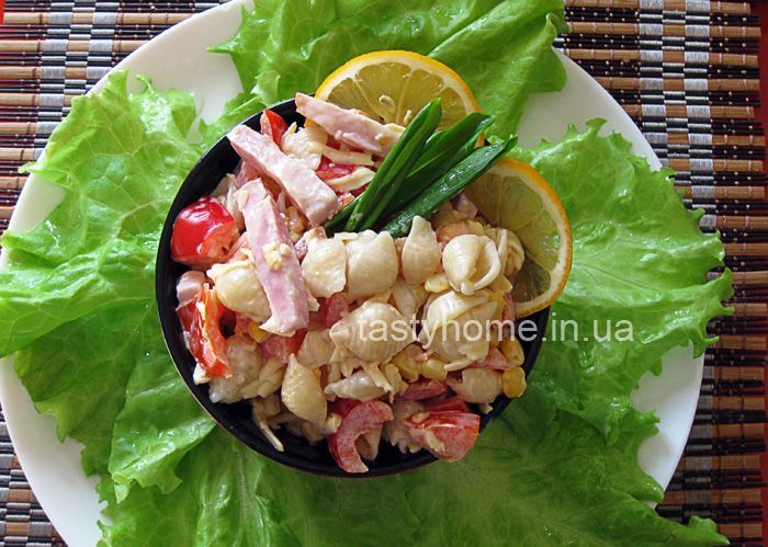  Итальянский салат с макаронами и ветчиной