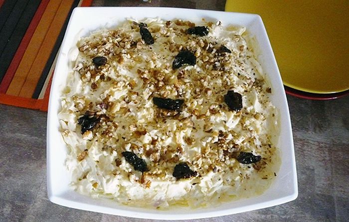 Салат из курицы и чернослива