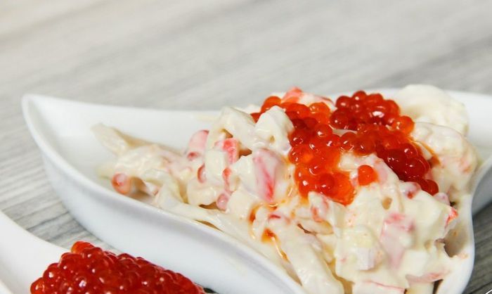Салат "Царский" с икрой и кальмарами