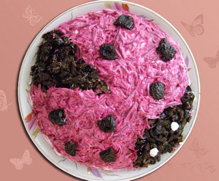 Салат "Божья коровка" 