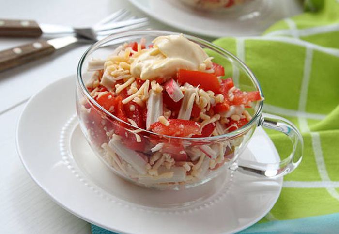 Салат "Красное море" с крабовыми палочками 