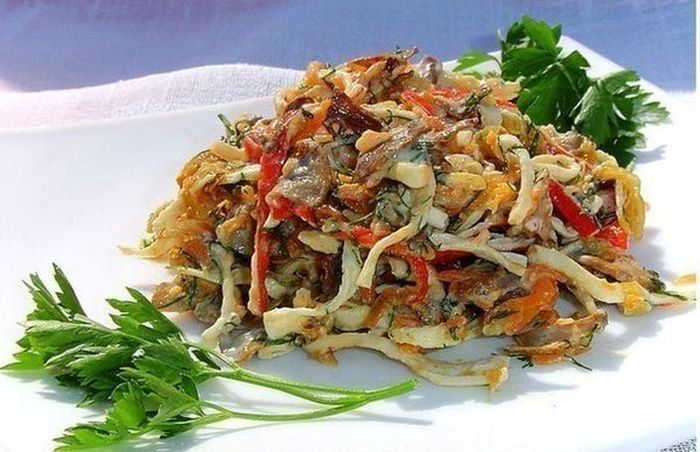 Крабовый салат с грибами