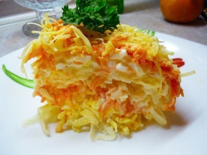 Салат из моркови и яблок