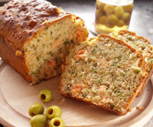 Закусочный кекс с сёмгой