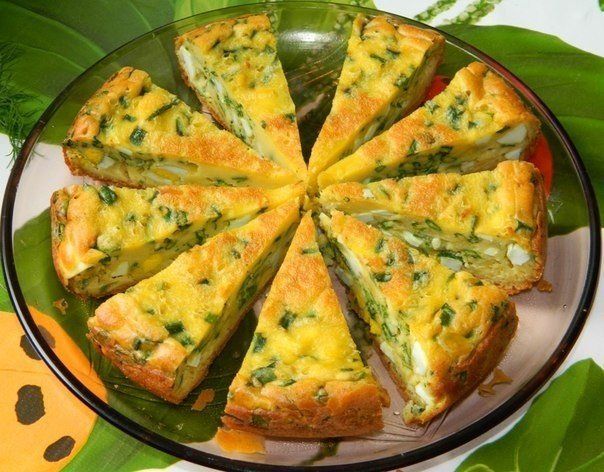 Заливной пирог с луком и яйцами