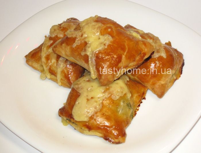 Самса с курицей из слоёного теста