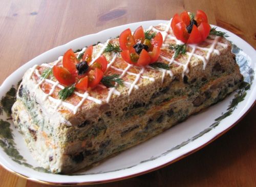 Слоёный рыбный кекс