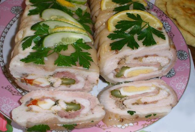 Рулет из свиной брюшины, грудинки
