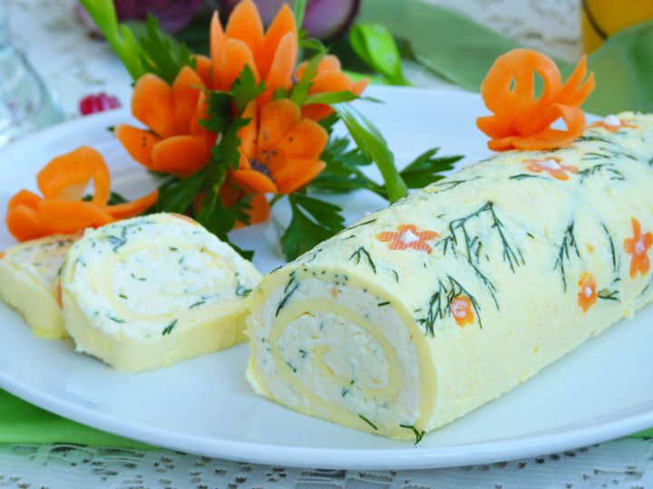 Яичный рулет с сыром 