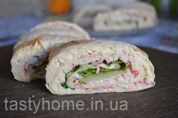 Рулет с крабовыми палочками