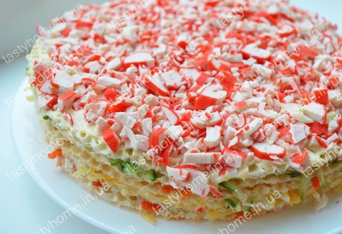 Закусочный вафельный торт с рыбой. 