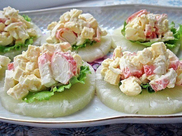 Закуска с ананасами и сыром